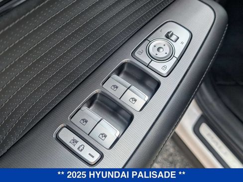 Used 2025 Hyundai Palisade Calligraphy AWD/4WD image 12