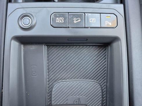 Certified 2024 Kia EV9 Land image 28