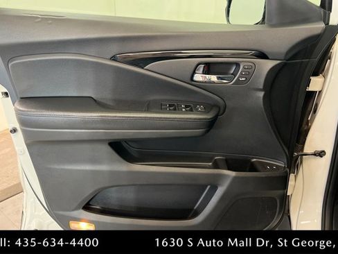 Used 2017 Honda Pilot Touring image 14