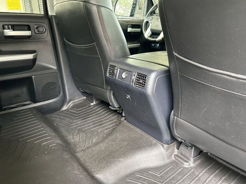Used 2017 Toyota Tundra SR5 image 28