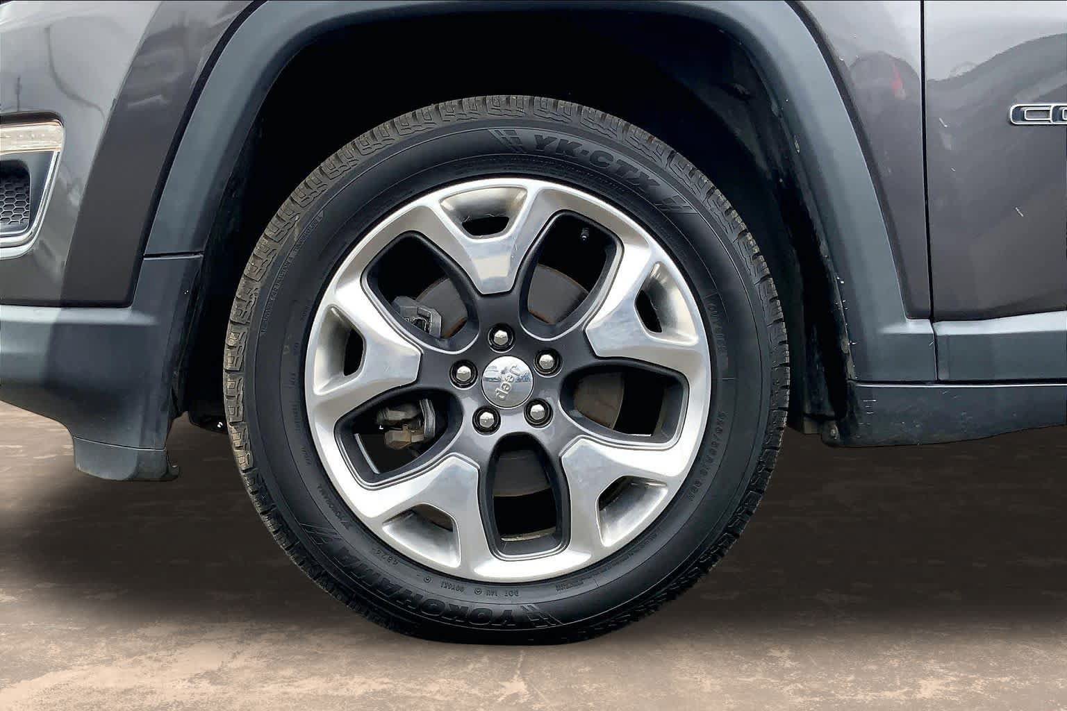 Used 2019 Jeep Compass Limited AWD/4WD image 8