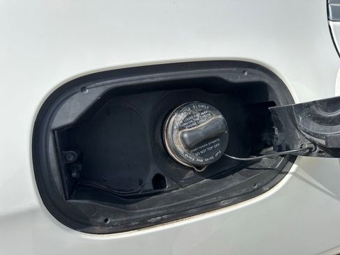 Used 2022 Mercedes-Benz E 350 Sedan image 38