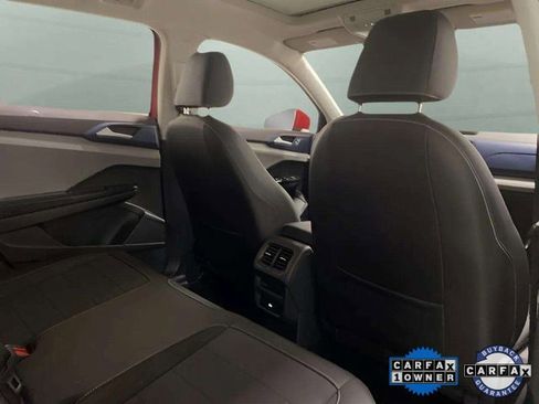 Used 2024 Volkswagen Taos SE image 20