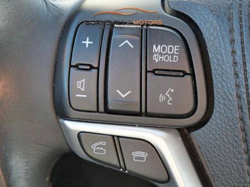 Used 2015 Toyota Highlander XLE image 28