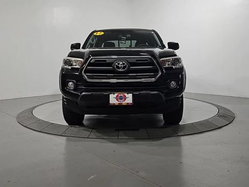 Used 2017 Toyota Tacoma SR5 w/ Tow Package AWD/4WD image 9