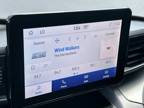 Used 2023 Ford Explorer XLT w/ Equipment Group 202A image 19