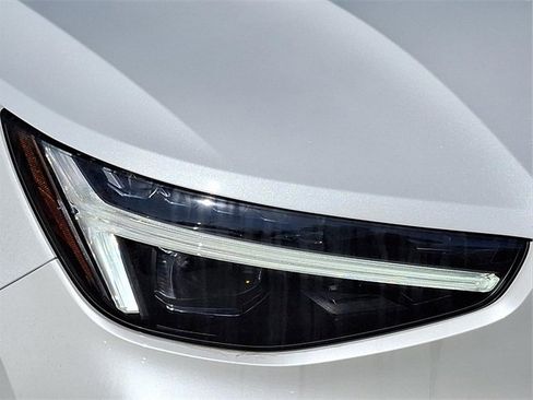 New 2025 Volvo XC40 B5 Plus w/ Protection Package Premier image 6