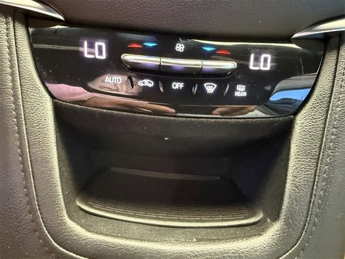 Used 2019 Cadillac XT5 image 10