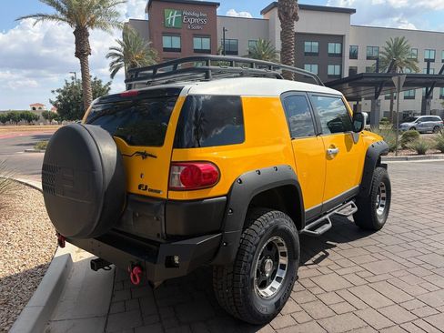 Used 2007 Toyota FJ Cruiser 4WD w/ Convenience Pkg image 3