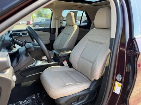 Used 2023 Ford Explorer XLT w/ Equipment Group 202A AWD/4WD image 16