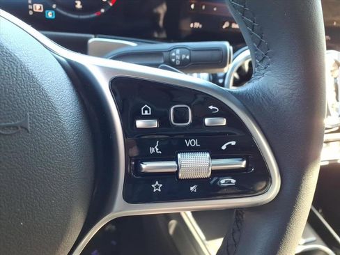 Used 2023 Mercedes-Benz GLB 250 image 18