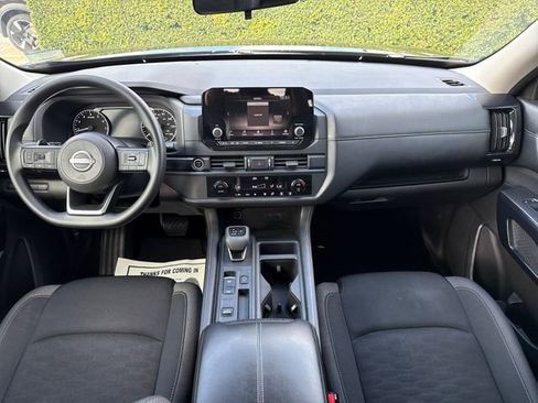 Certified 2024 Nissan Pathfinder S image 12