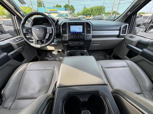 Used 2022 Ford F350 XLT w/ Black Appearance Package AWD/4WD image 27