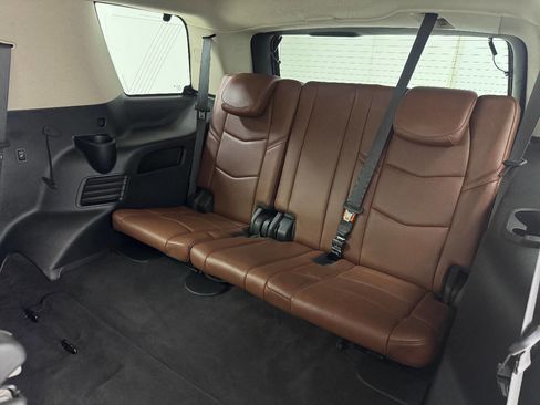 Used 2020 Cadillac Escalade Premium Luxury image 22