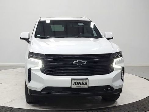 Used 2024 Chevrolet Suburban RST w/ Luxury Package AWD/4WD image 2