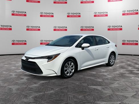 Used 2024 Toyota Corolla LE FWD image 1