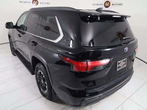 Used 2024 Toyota Sequoia Limited image 29