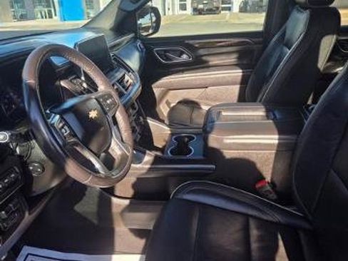 Used 2021 Chevrolet Tahoe Premier w/ Premium Package image 11