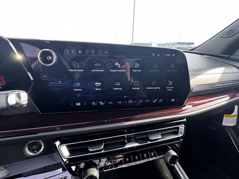 Used 2025 Chevrolet Traverse RS w/ LPO, Floor Liner Package image 18