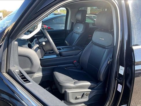 Used 2025 Ford Expedition Max Platinum image 23