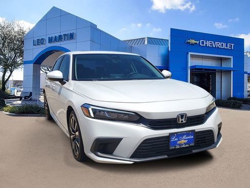 Used 2024 Honda Civic EX image 3