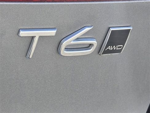 Used 2017 Volvo V90 T6 Cross Country image 15