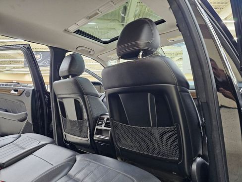 Used 2015 Mercedes-Benz GL 450 4MATIC w/ Appearance Package image 26