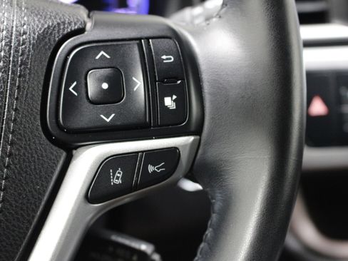 Used 2018 Toyota Highlander XLE w/ Protection Package #3 AWD/4WD image 12