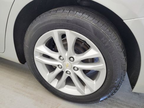 Used 2018 Chevrolet Malibu LT FWD image 31