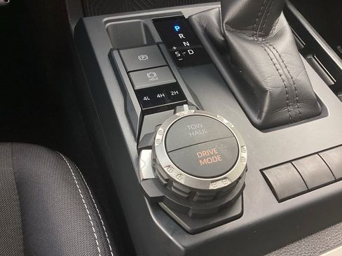 Certified 2025 Toyota Tacoma TRD Sport AWD/4WD image 19