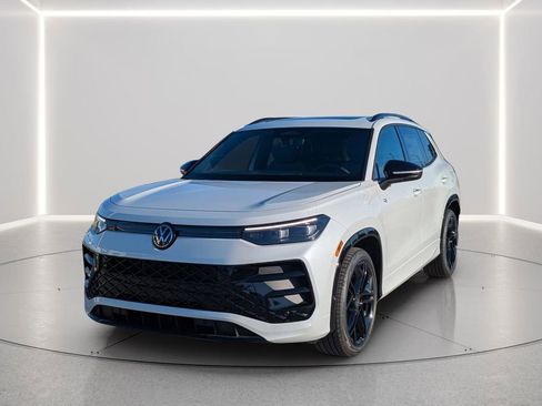 New 2026 Volkswagen Tiguan SE R-Line FWD image 2