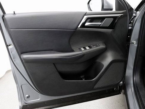 Used 2024 Mitsubishi Outlander SE image 24