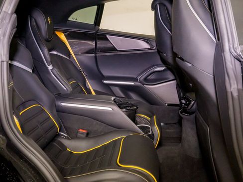 Used 2024 Ferrari Purosangue image 34