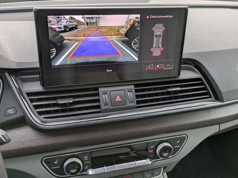 Used 2022 Audi Q5 2.0T Premium w/ Convenience Package image 12