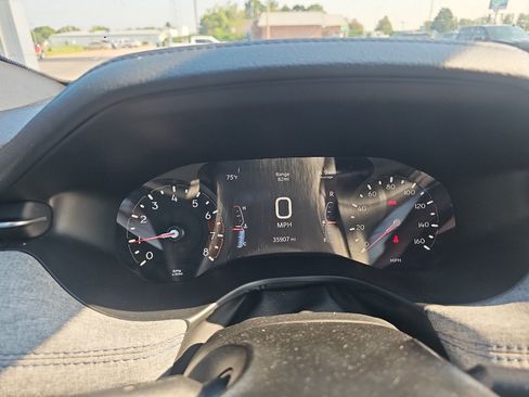 Used 2025 Jeep Compass Latitude w/ Sun & Sound Group AWD/4WD image 18