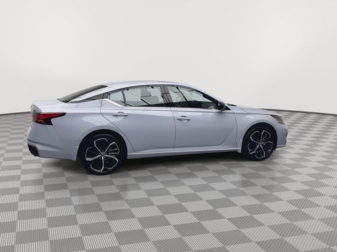 Used 2024 Nissan Altima 2.5 SR w/ SR Premium Package AWD/4WD image 39