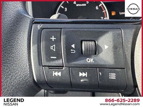 Used 2022 Nissan Rogue SV image 19