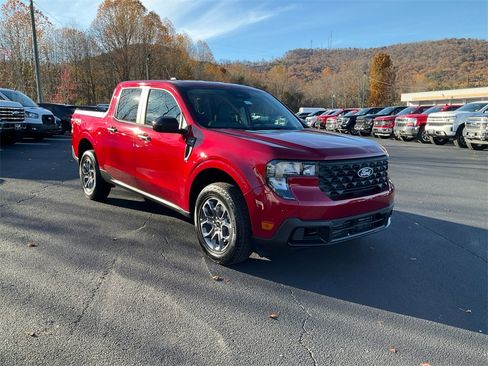 New 2025 Ford Maverick XLT w/ XLT Luxury Package image 3