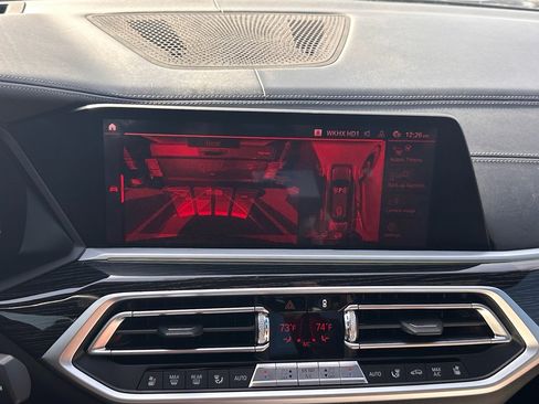 Used 2020 BMW X7 M50i image 18