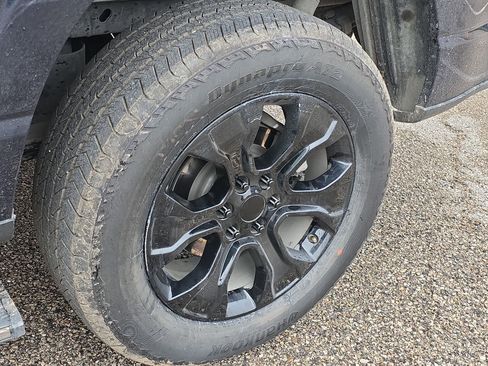 Certified 2022 Ford F150 Platinum w/ Equipment Group 701A High image 11