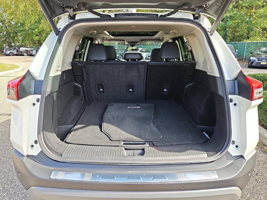Certified 2023 Nissan Rogue SV w/ SV Premium B Package AWD/4WD image 33