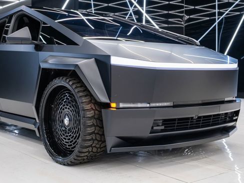 Used 2026 Tesla Cybertruck Cyberbeast AWD/4WD image 5