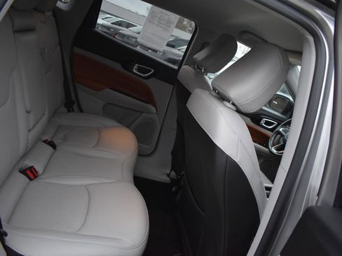 Used 2022 Jeep Compass Limited image 16