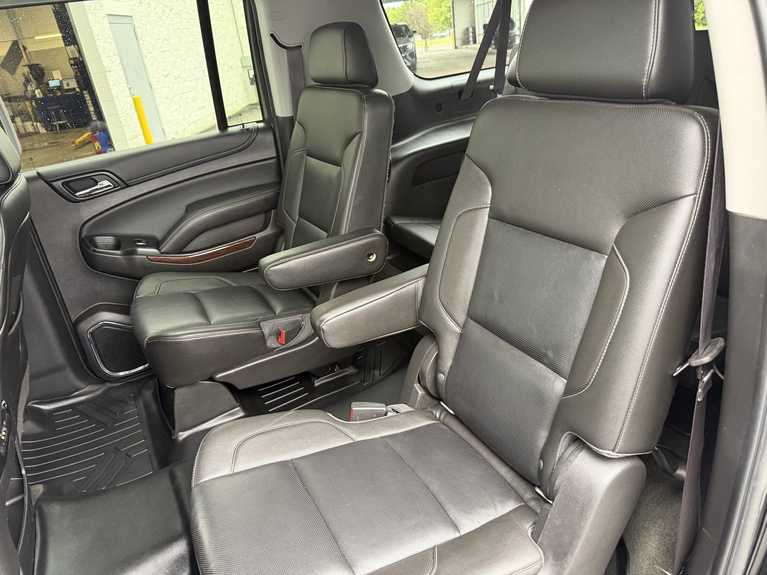 Used 2016 GMC Yukon XL SLT w/ Open Road Package AWD/4WD image 25