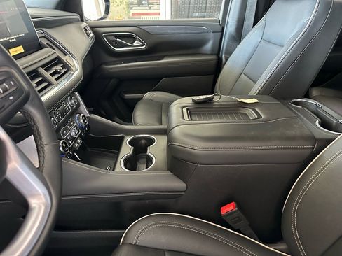 Used 2024 GMC Yukon XL SLT w/ SLT Luxury Package image 18