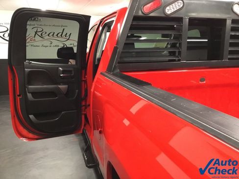 Used 2019 Chevrolet Silverado 1500 LT AWD/4WD image 29
