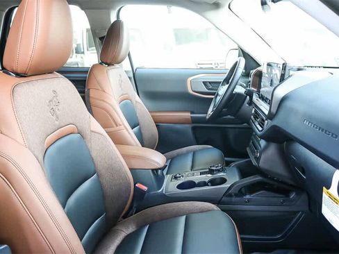 New 2025 Ford Bronco Sport Outer Banks w/ Sasquatch Outer Banks Package image 18