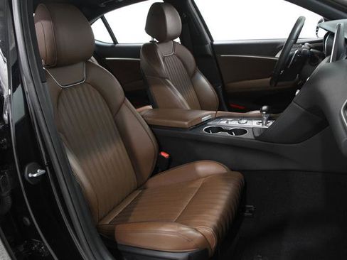 Used 2020 Genesis G70 3.3T w/ Elite Package image 17