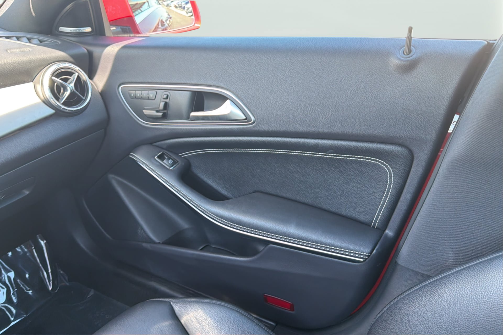 Used 2014 Mercedes-Benz CLA 250 image 17