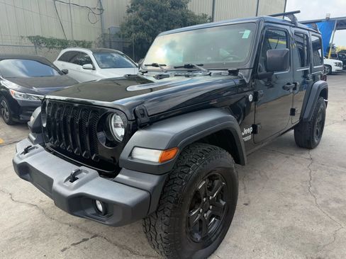 Used 2018 Jeep Wrangler Unlimited Sport S AWD/4WD image 3